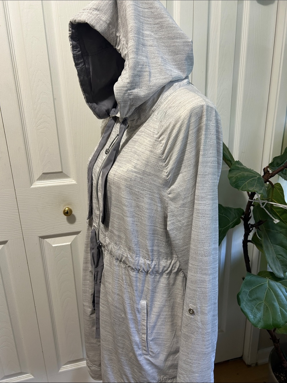 lululemon athletica Light Gray Hooded Summer Jacket - Picture 3 of 9